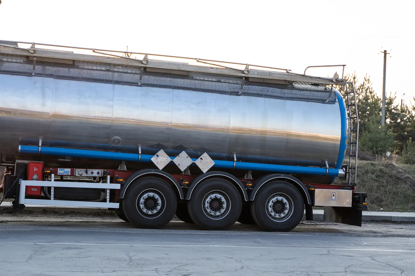 Stainless steel fuel tank truck